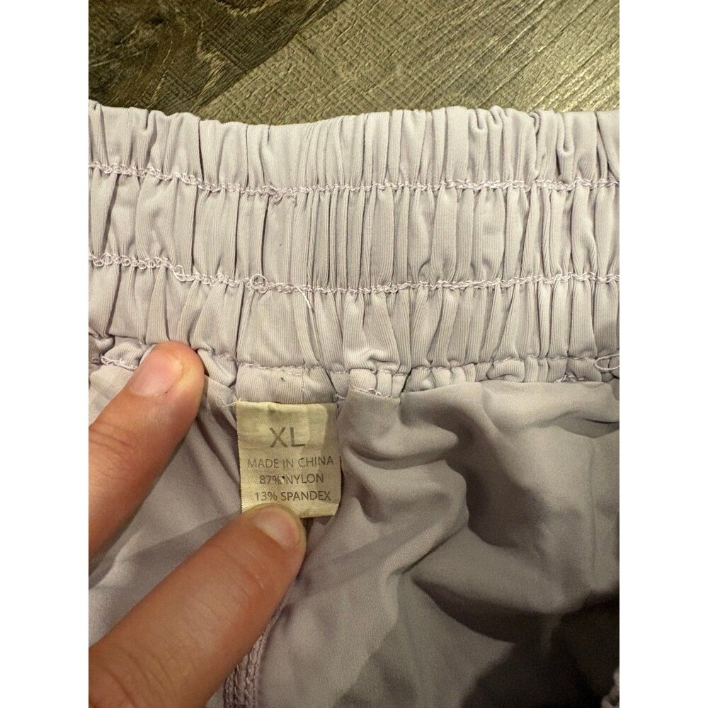 Shorts - Picture 2 of 3